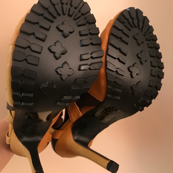 NWOB Tan and brown faux leather lace up open toe high heel booties. - Picture 7 of 8